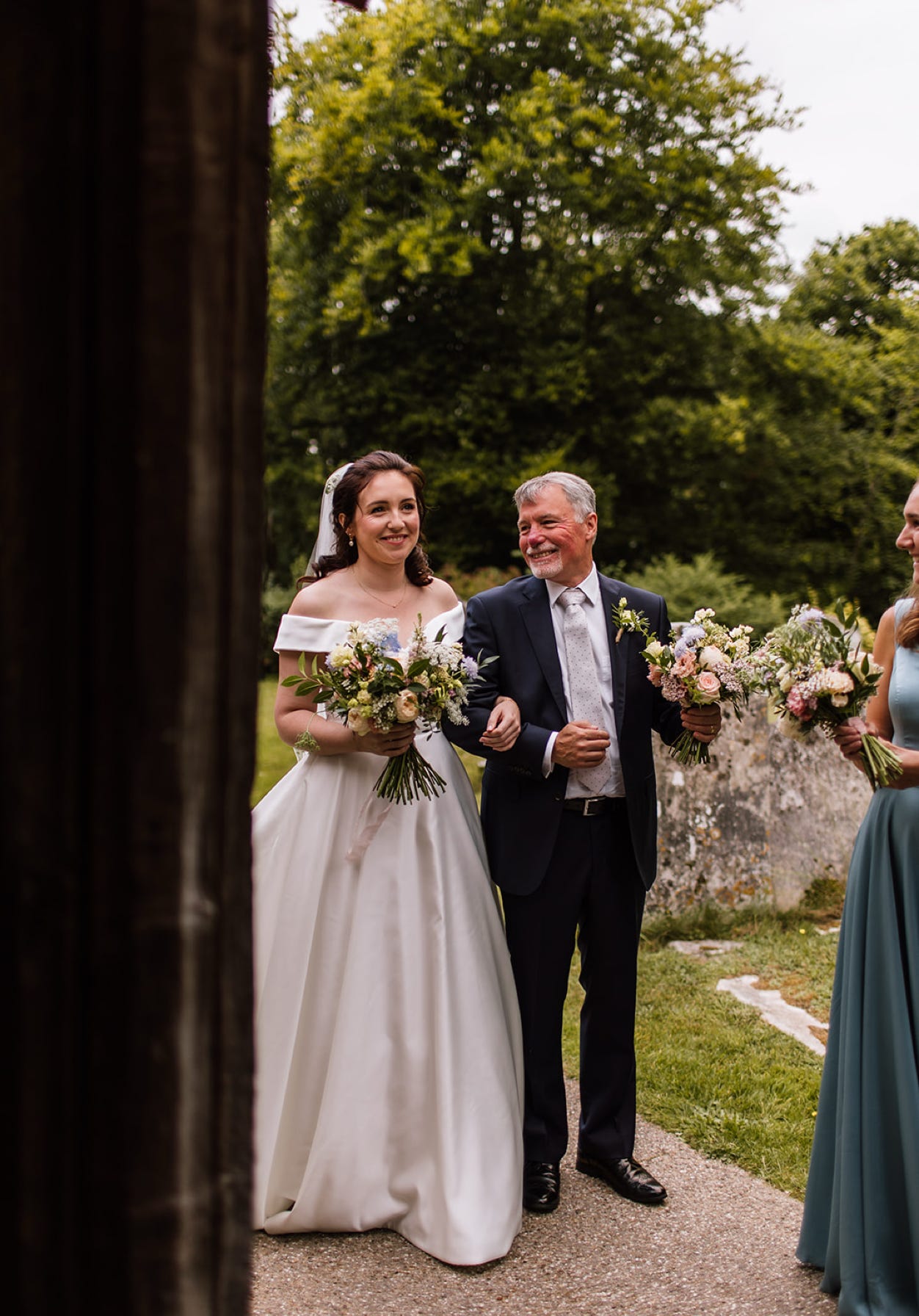 White wedding table arrangement